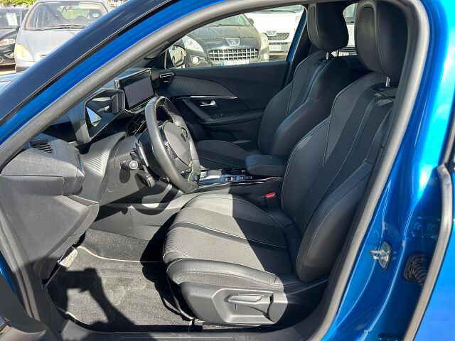 PEUGEOT 2008 GT 1.2 E-THP AUTO SPANISH LHD IN SPAIN 17000 MILES SUPER 2024